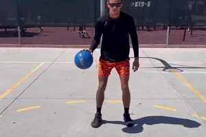 为什么模仿优秀球员的动作能提升篮球水平
